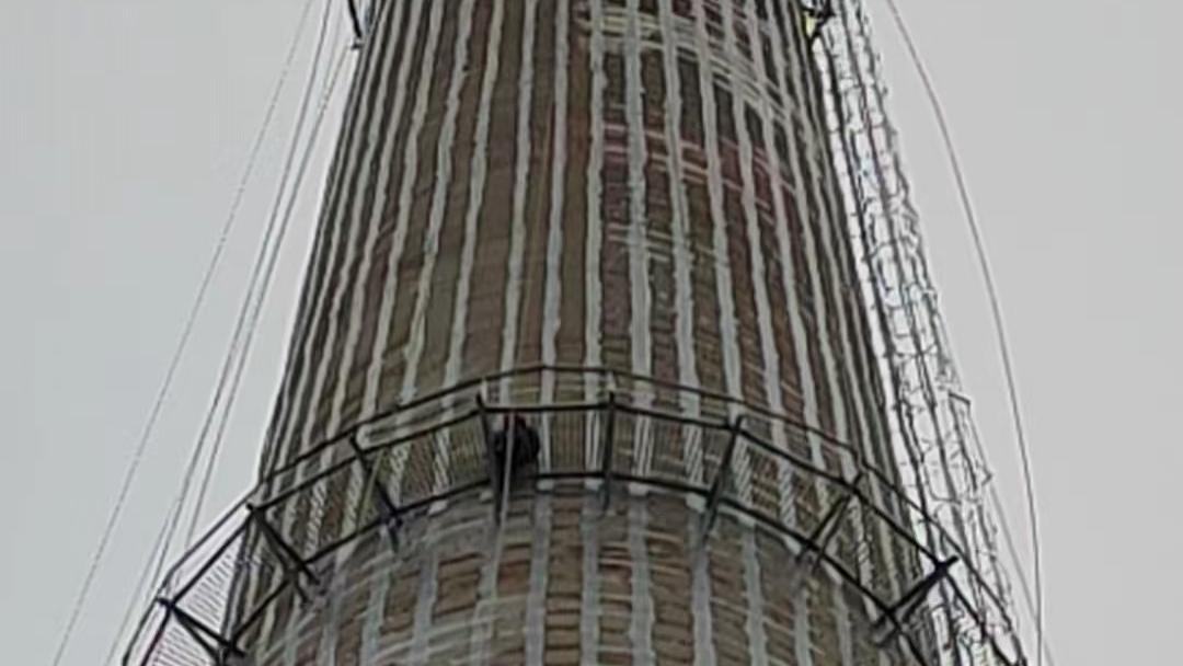 锅炉烟囱裂缝精准修补 塔身结构防护再加固