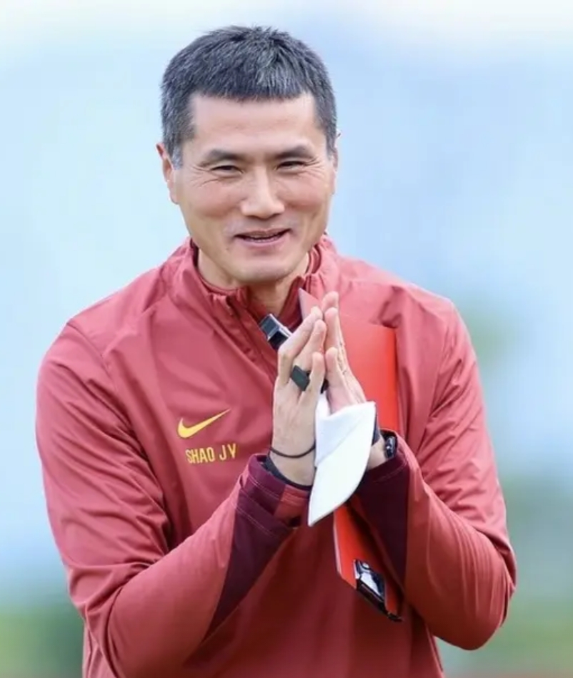 国足已经尽力了，奈何对手太强！0-2能接受！

今天国足踢得挺不错的，虽然喀麦隆