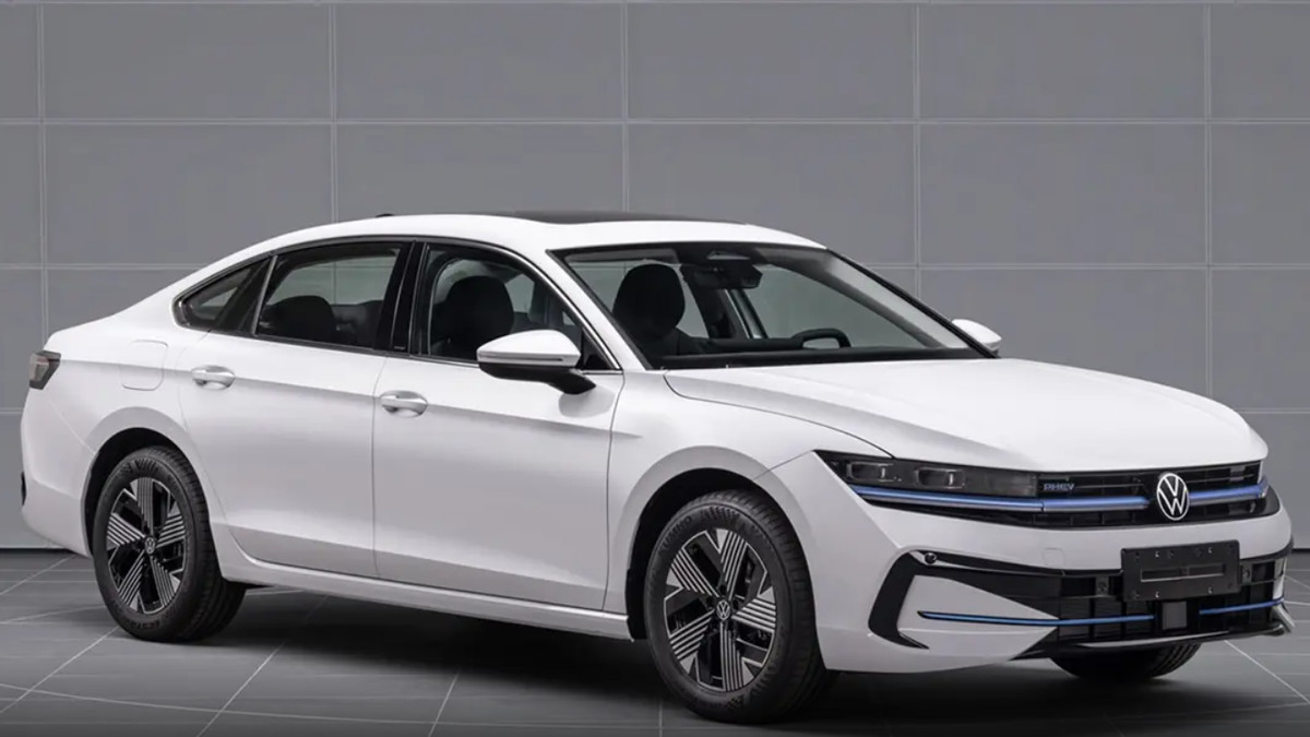 纯电续航127公里，2026年值得买一台插混的大众迈腾吗？