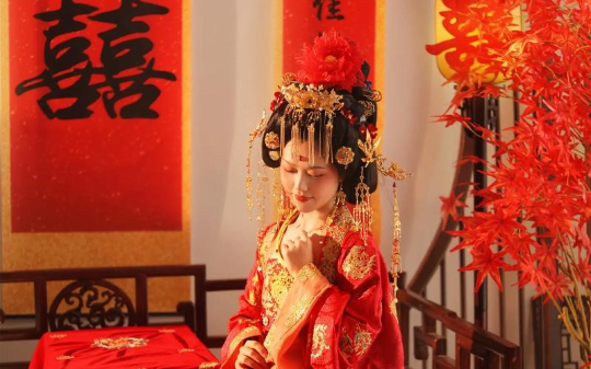 中元节被亲爹钉入棺材变活人煞，地判借尸还魂，我以怨气索命王府