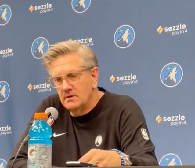 NBA常规赛，森林狼108-83击败勇士。
赛后森林狼主帅克里斯-芬奇接受了记者