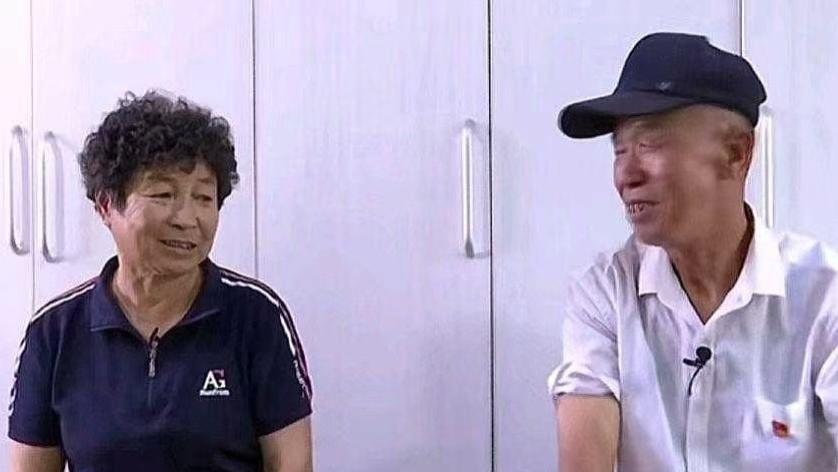 70岁大爷找颜值高身材好的老伴，每月给她300块钱，享受二人世界