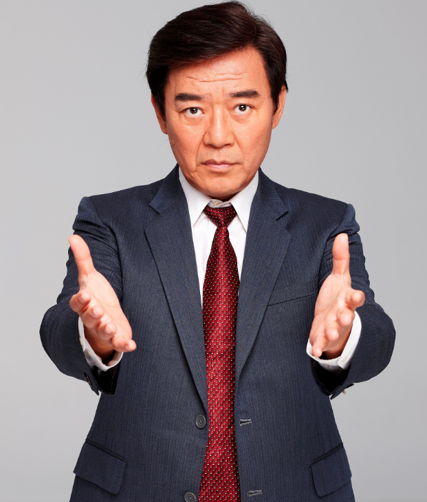 李立群的情绪正是在这种对比中被触发
他认为社会在享受金牌带来荣誉的同时，也应该意