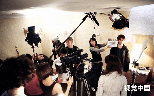 1998年，加代老婆拍电视剧被换角，加代硬刚，惊动北京大连两方势力，酣战2个回合，30位大佬连夜赶来