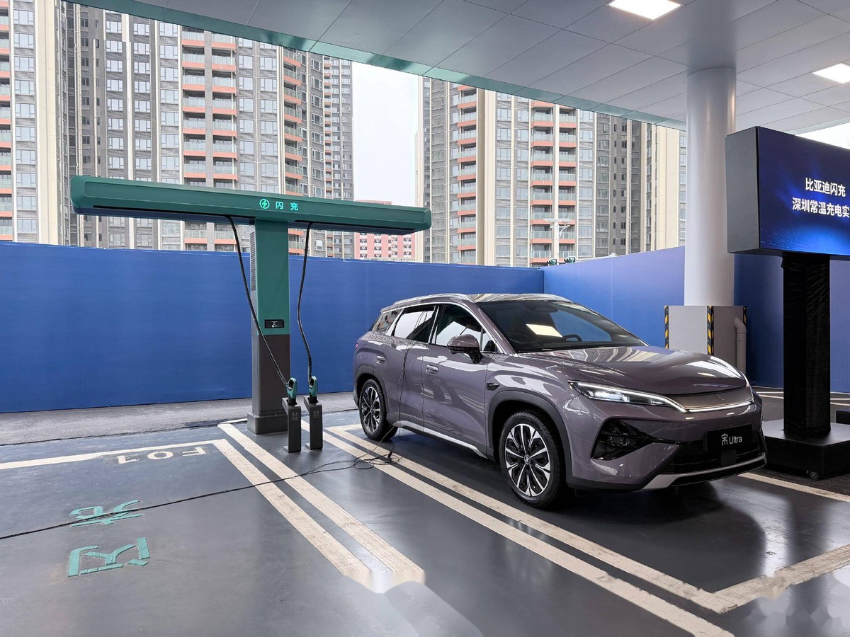 宝马暗讽比亚迪技术不靠谱：充电速度越快，坏的速度也越快！