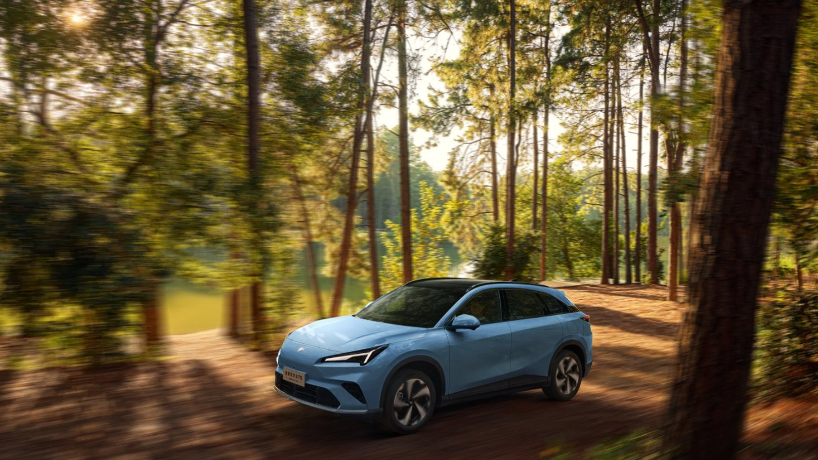 十万级家用 SUV 实测 深蓝 S05 合格极狐 T5 更拔尖