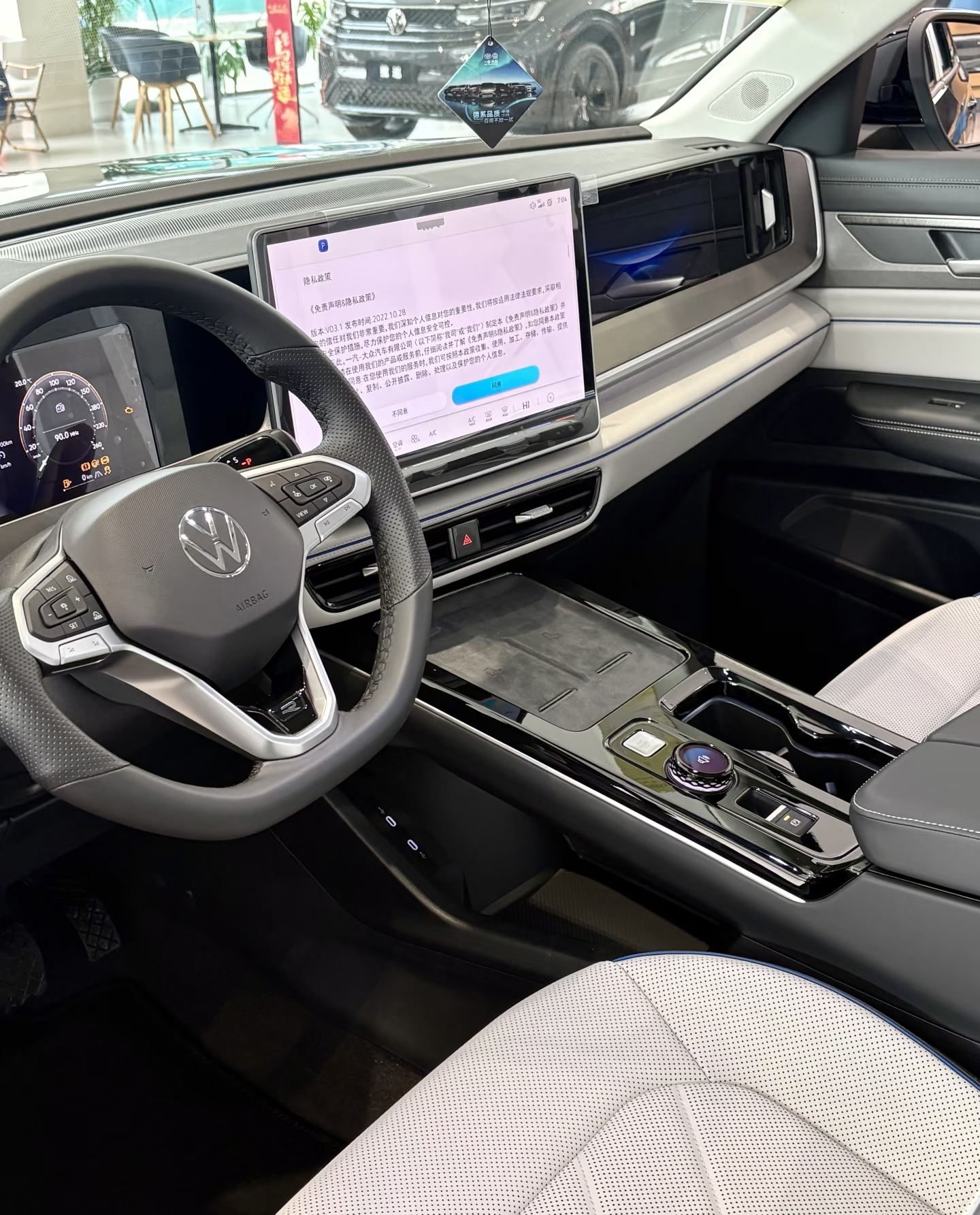 全新揽巡实拍感受：一台很务实的家用大五座SUV