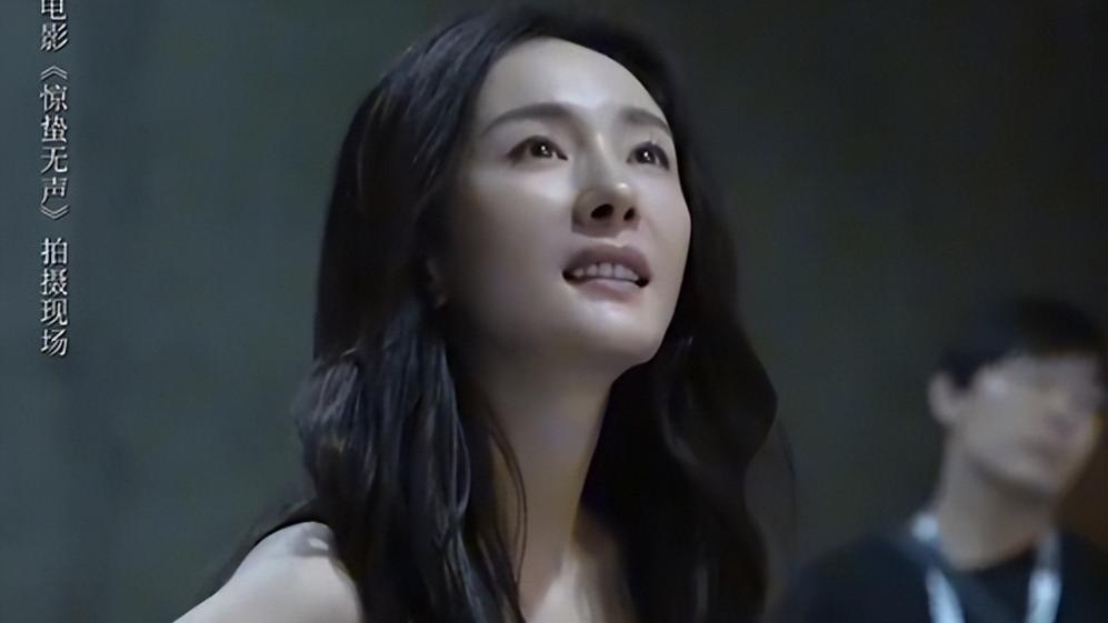 力压贾玲宋佳，荣登影史百亿票房榜女演员第4，杨幂这次赢麻了！