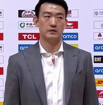 广厦男篮主教练王博谈球队险胜深圳取得四强赛大比分2比0领先。他表示：“赛前准备的