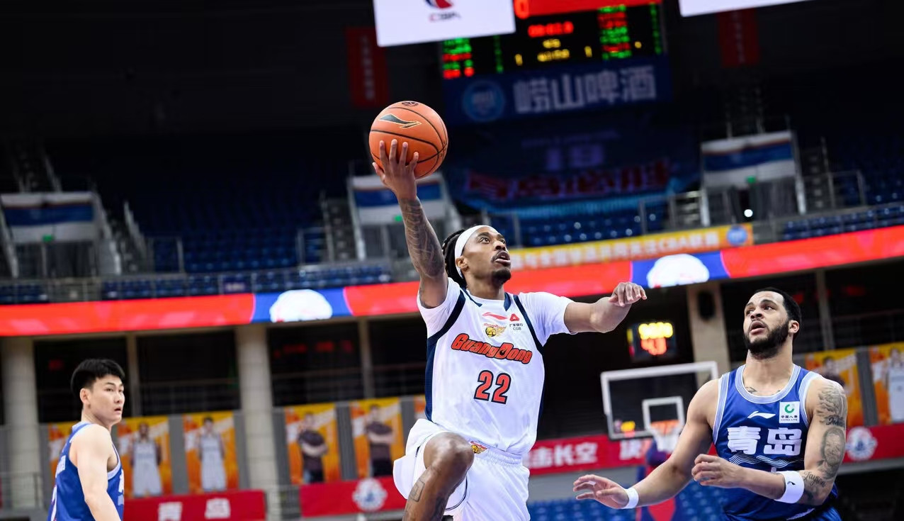 盼着麦考能串联球队，没想到也是单干的主，广东很难打出团队篮球