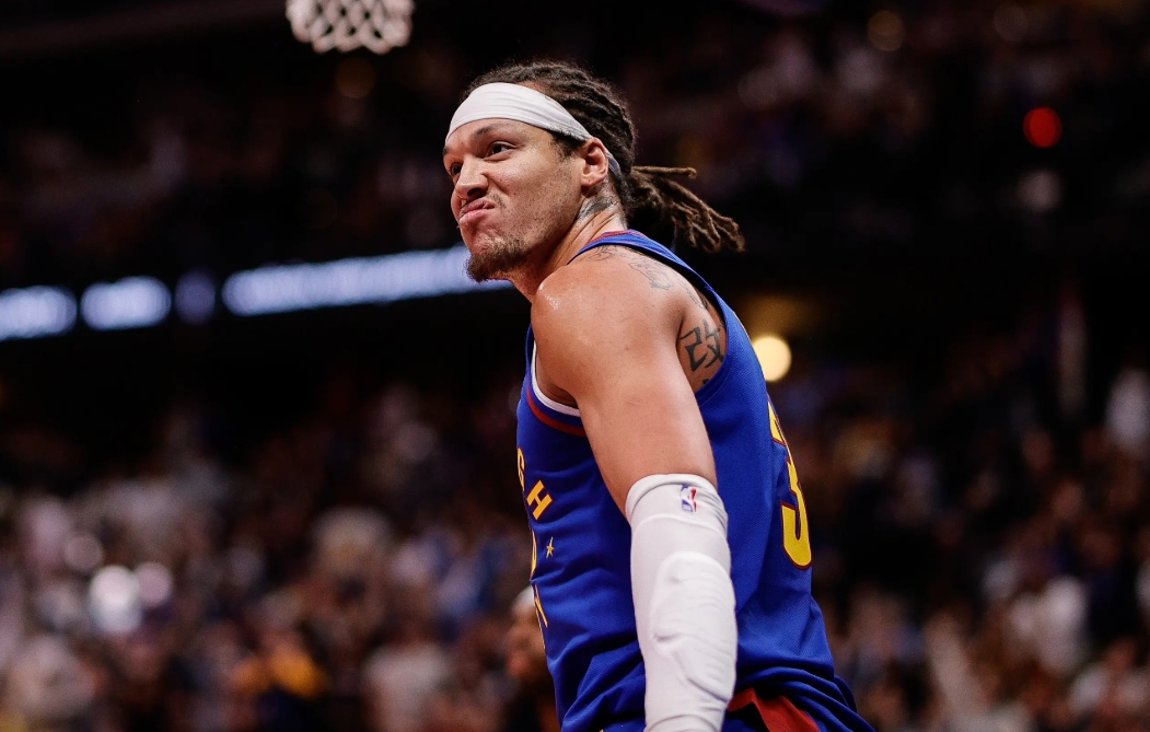 戈登的使用
起源于上赛季初，刚打几场比赛的腿筋伤，从此玻璃化。复出之后开始降时间