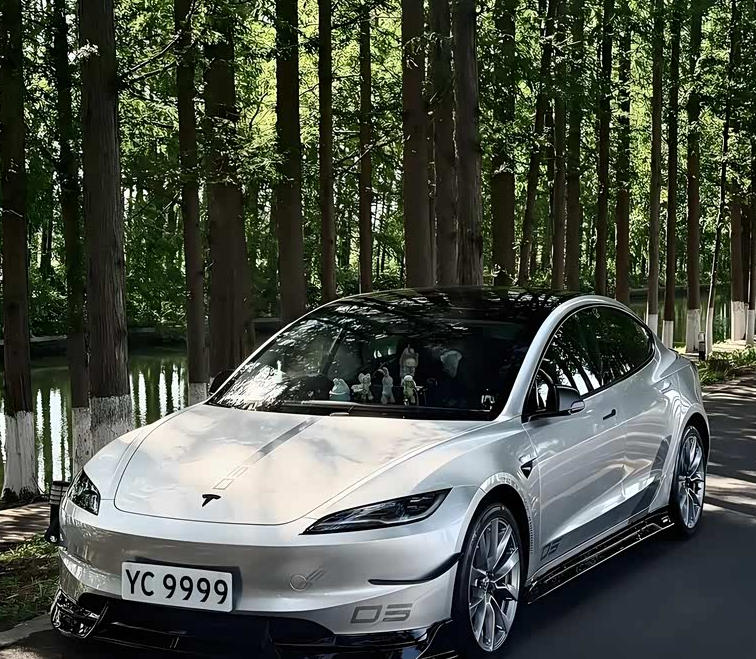 特斯拉“卷”到大洋彼岸：Model 3售价为何突然腰斩？
原本以为只是常规降价，