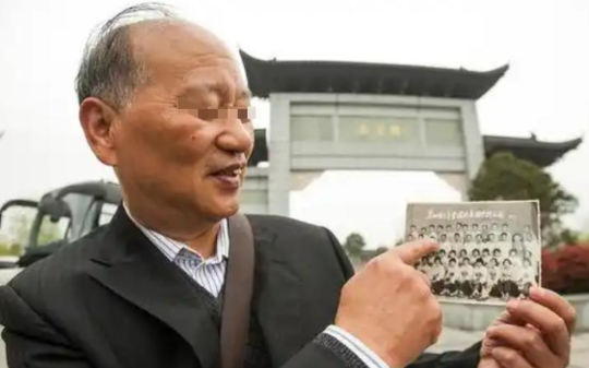 上海知青回城终身未娶，38年后重返北大荒，发现自己已经儿孙满堂