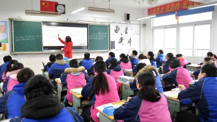 初中生走下坡路，从来都不是突然的，而是从这4件事开始的