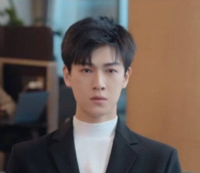 导演太牛了吧！咱就是说，一部剧居然找到两个木头演技的明星，完全看不出这两位想表达