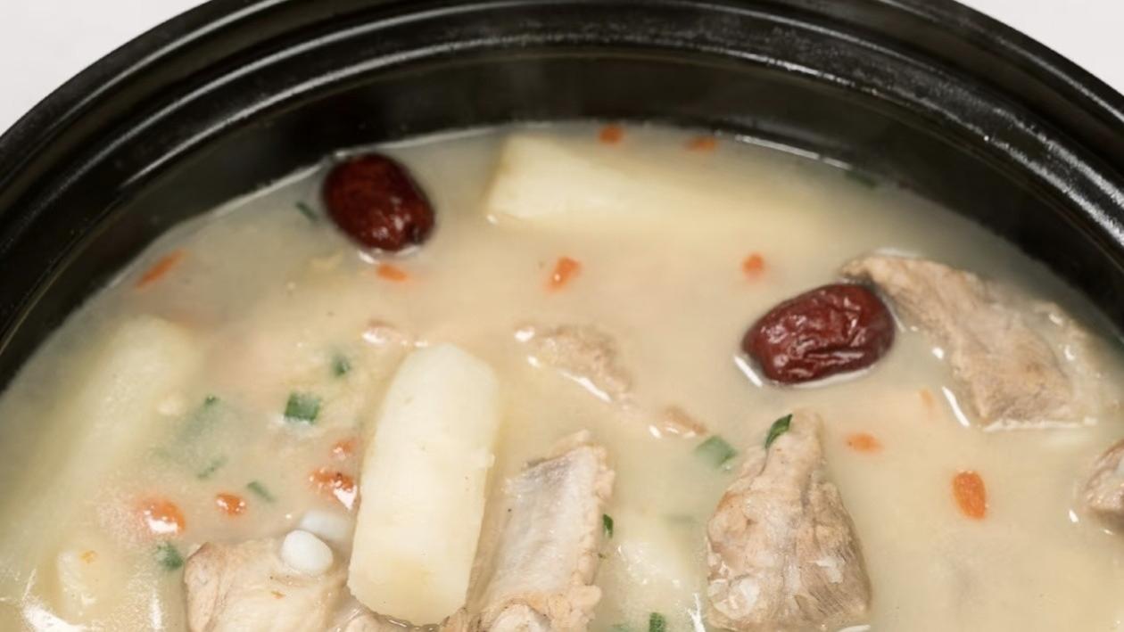 暖到骨子里的家常山药排骨汤，一口鲜掉眉毛