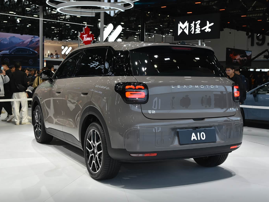 10万内SUV迎来“价格屠夫”！领跑A10起售仅6.58万，下一个爆款稳了？