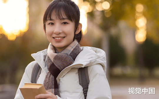 我以为只是遇到个路怒症的神经病。直到三十公里后，他从后视镜里疯了一样撞了上来。