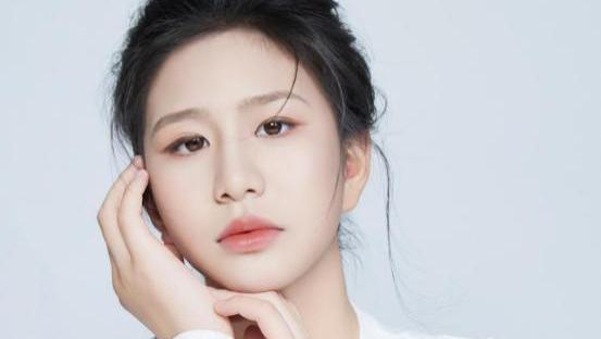 杭州13岁少女邓煦檬：以歌声为翼，载爱飞翔的多彩少年