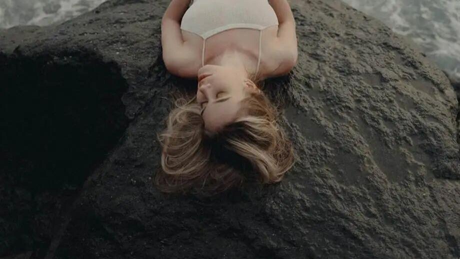 “我儿子28岁了，现在一提结婚就炸，相亲也是把对方气走，该怎么办? ”