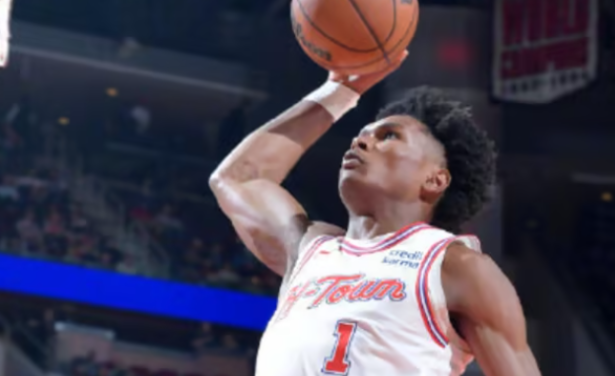 今天输了非常伤

打湖人没有主场优势除非有23掘金的实力能5打8不然被吹死是常态