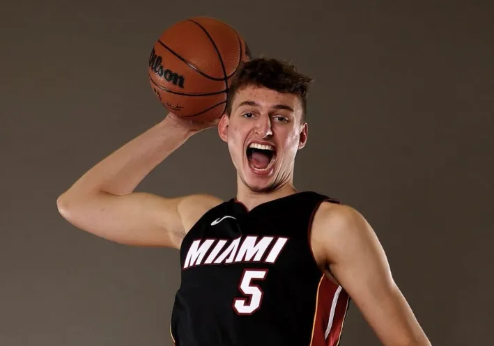 今日，热火球员尼古拉-约维奇在接受采访时，谈到了自己本赛季状态下滑的话题：

约