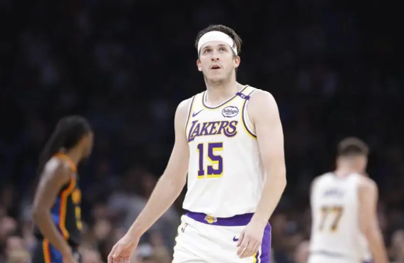 说实话，小里受伤缺席季后赛，算是躲过一劫

首先声明：不是在黑，本人还是很喜欢小