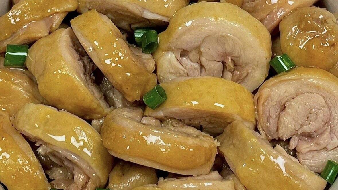 刚出锅就瞬间清空？这道菜到底藏着什么秘密，让人如此着迷？