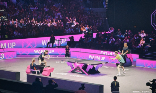 今天下午，王楚钦迎来重庆冠军赛首秀，现场观众高喊“王楚钦雄起”，为王楚钦加油！