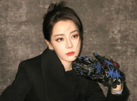 从晨光熹微到红霞漫卷爱意从未落幕