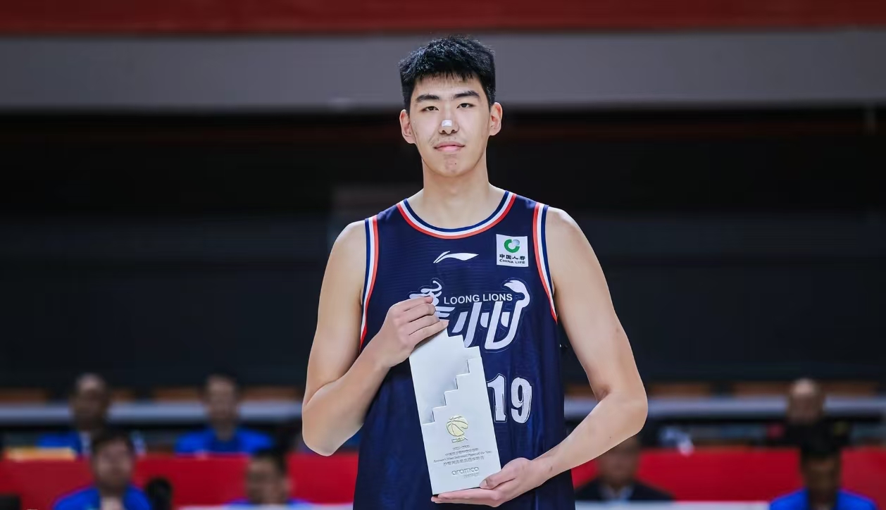 徐昕成当红炸子鸡，收到多支NCAA球队招募，被耽误其实还存在客观因素