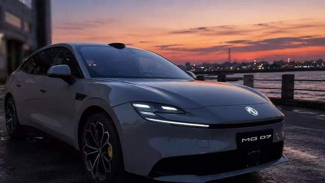 15万级也能选轿跑？MG 07首搭R7世界模型，车尾很抢镜？