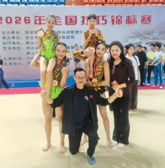 杨威回应女儿转技巧体操夺冠，非常直白质朴的理由 就是为了上大学，非常负责为以后做