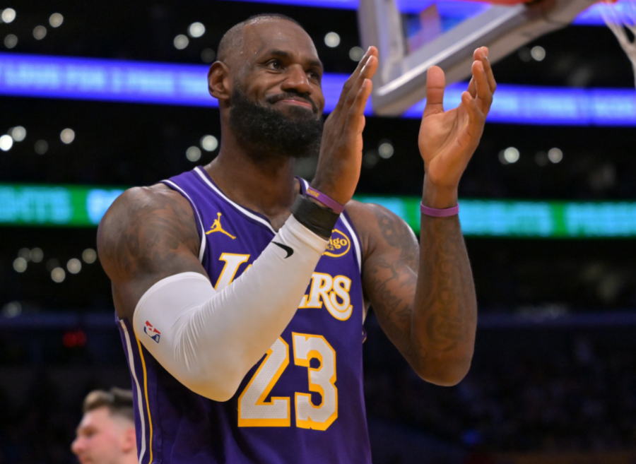 哎，老詹都是什么命啊？

每次看到了希望，突然嘎嘣来一下，让你绝望！

20-2