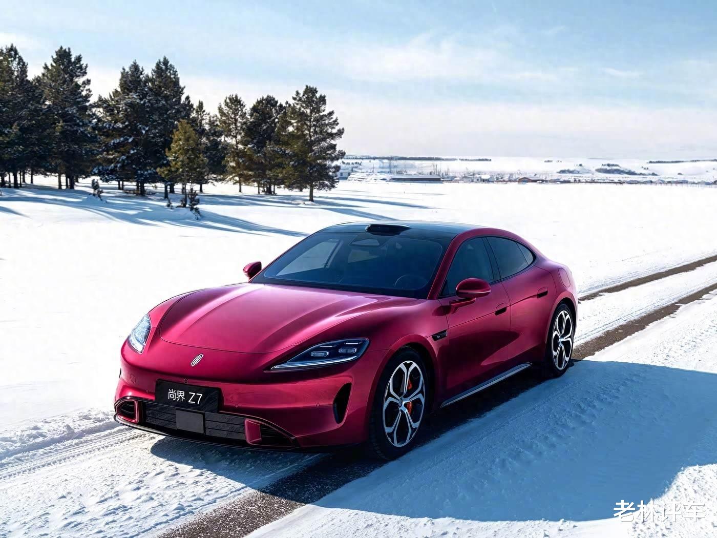 华为造了台“保时捷”，905km+896线激光雷达，3小时订