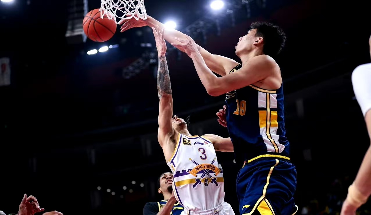 四人离队是广东防守断崖下滑的根本原因，两人离开甚至让内线真空