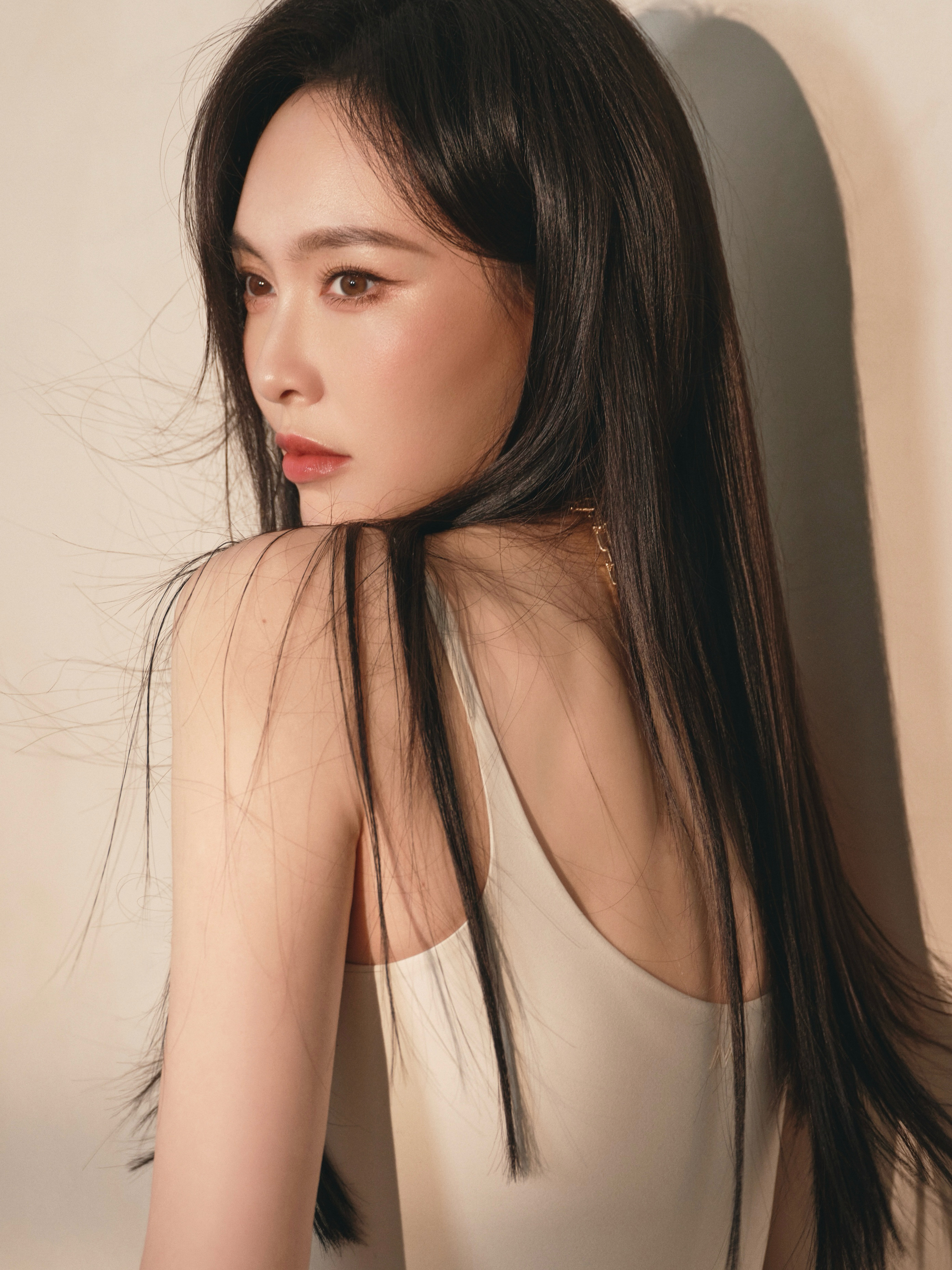 唐嫣小背心牛仔裤性感写真