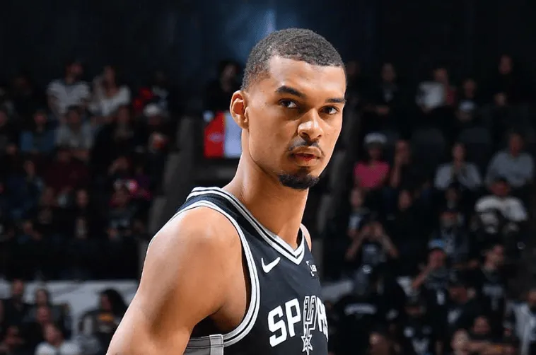 ESPN记者Shams Charania今日做客节目，期间他谈到了马刺球员维克托