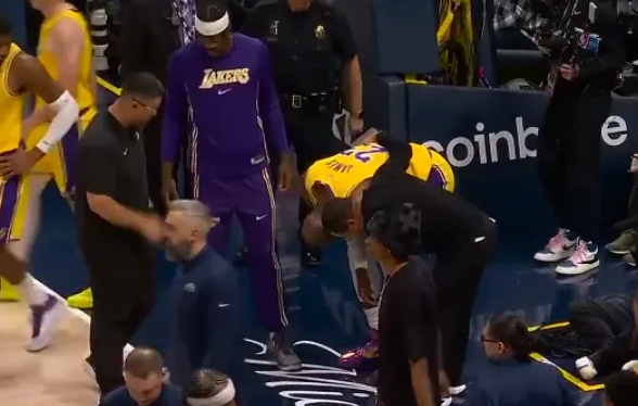 NBA常规赛湖人客场对阵掘金的比赛已经结束。全场战罢，湖人以113-120不敌掘