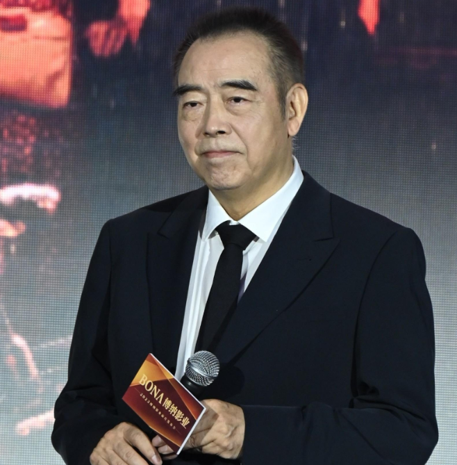 陈凯歌和妻子陈红有两个儿子
大儿子叫陈雨昂，小儿子叫陈飞宇，兄弟俩不管是长相还是