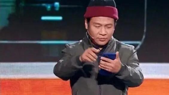 宋小宝这个“救场”笑哭我了！对比隔壁的机器人，才明白人为什么是人