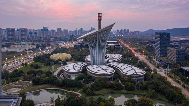 武汉光谷“真金白银”揽才：AI人才最高可获1350万元支持