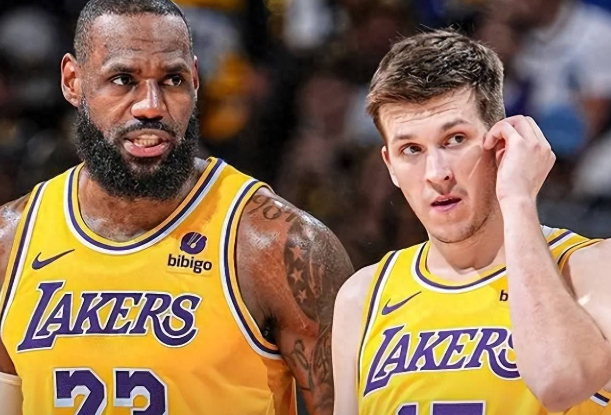 是湖人解散了？没季后赛打了？还是詹姆斯和里弗斯都赛季报销了？湖区这么多人在这上蹿