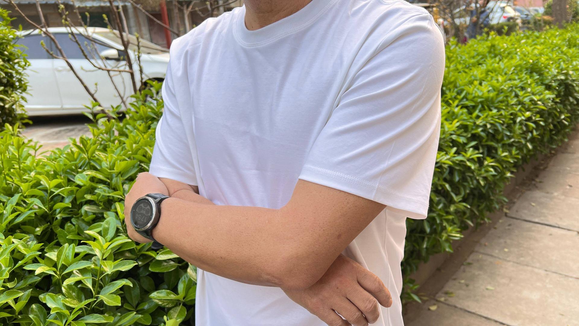 用料硬核！重装越野VBREX六防T恤实测：发烧级全能防护，不止防油污