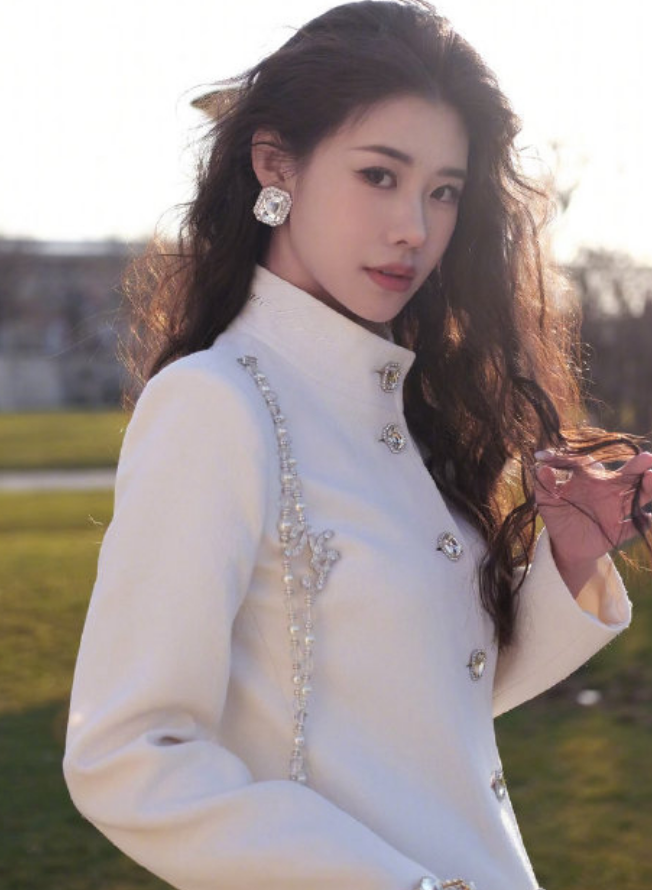 姜乘澜复出突陷争议，小额欠税引爆舆论，背后暗藏行业博弈