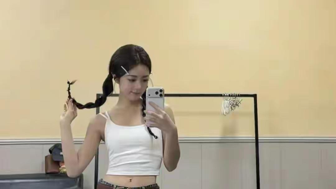 赵今麦，每个男人都想拥有的女孩样板。