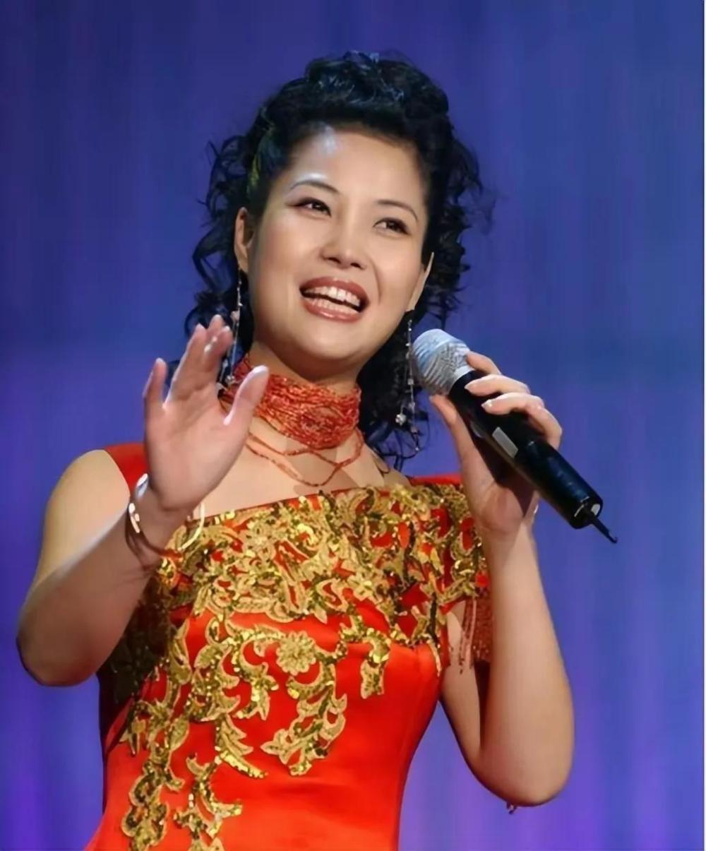 歌手梦鸽说，我生命里最重要的一个人，不是老公李双江，而是歌唱家魏金栋，我们合作过