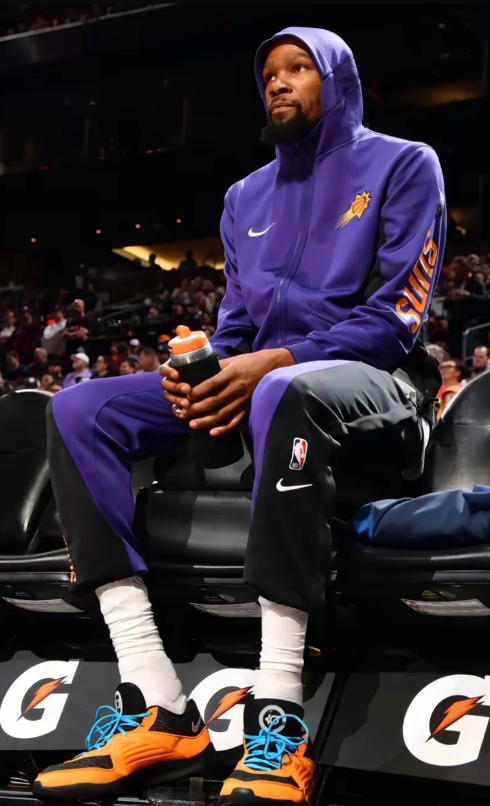 为什么都在说伦纳德杜兰特
这两个人不知道得花多少代价才能买来，活塞是缺持球点但是