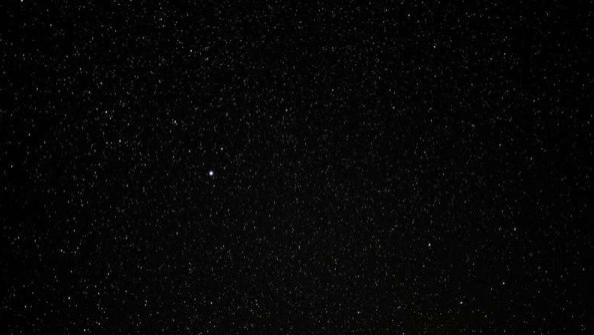 SpaceX拟发射百万AI卫星，天文学家忧心夜空受扰