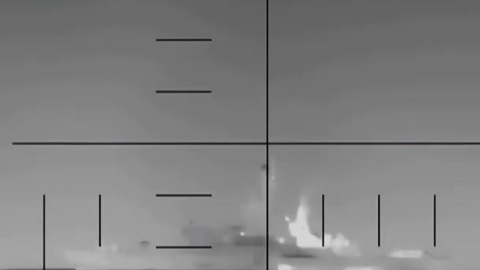 伊朗军舰被美军击沉，全世界都在装睡